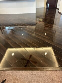 ペットと暮らす床に、安心のコーティング