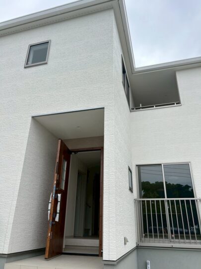 穏やかなツヤが、暮らしをやさしく包む