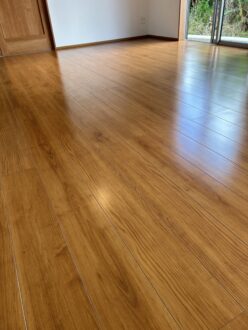 控えめなツヤで上品にまとまる住まい