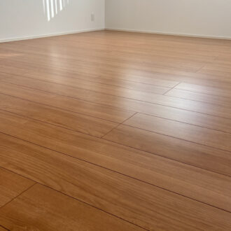 落ち着いたツヤが、住まいを上品に整える