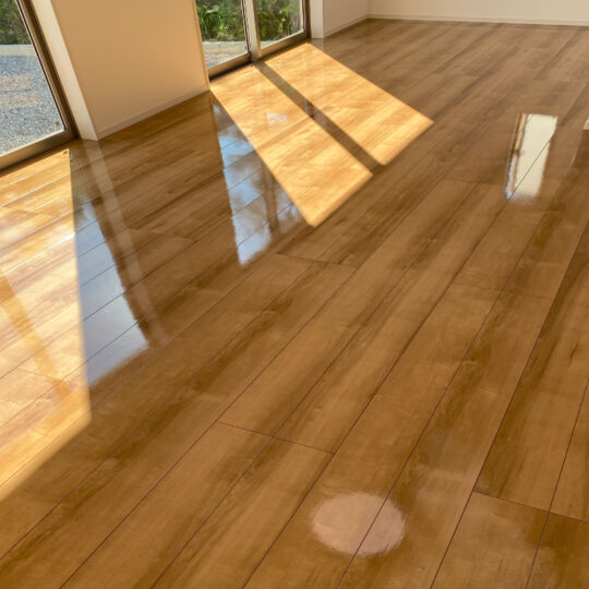 ツヤのある床で、上質な雰囲気に