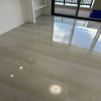 ツヤと機能性を両立したペット対応床