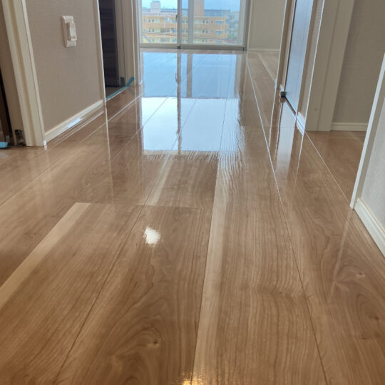 すべらず安心。ペットと過ごす快適なツヤ床