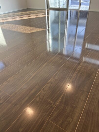 上品なツヤで洗練された住まいに