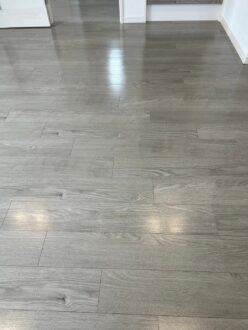 落ち着きのある艶で理想のリビング