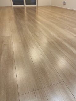 自然なツヤで落ち着いた暮らしにぴったり