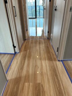 ツヤが加わり、空間全体が一段と明るく