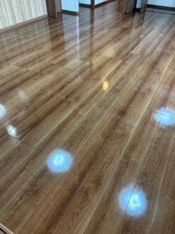 ツヤが出てリビングの印象がぐっと華やかに