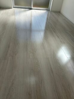 明るく見える床になりました
