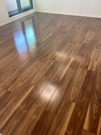 思っていた以上に上品なツヤでした