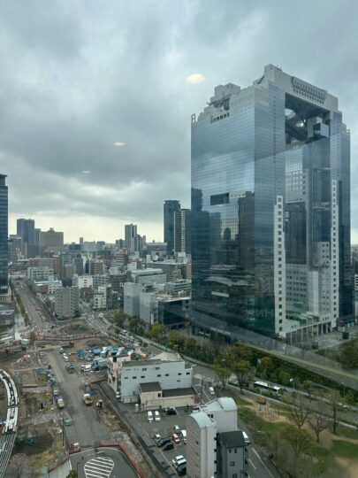 大阪府大阪市北区グラングリーン大阪でガラスフロアコーティング新築マンション施工事例