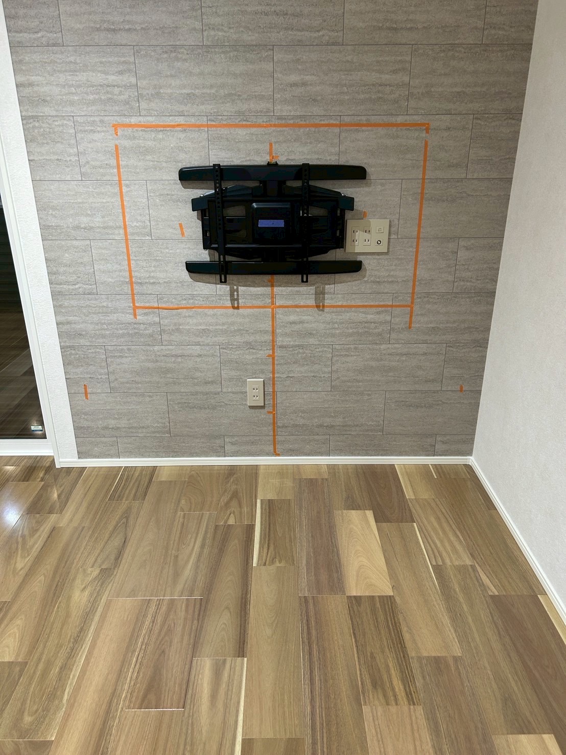 兵庫県三田市でテレビ金具取り付けの施工後
