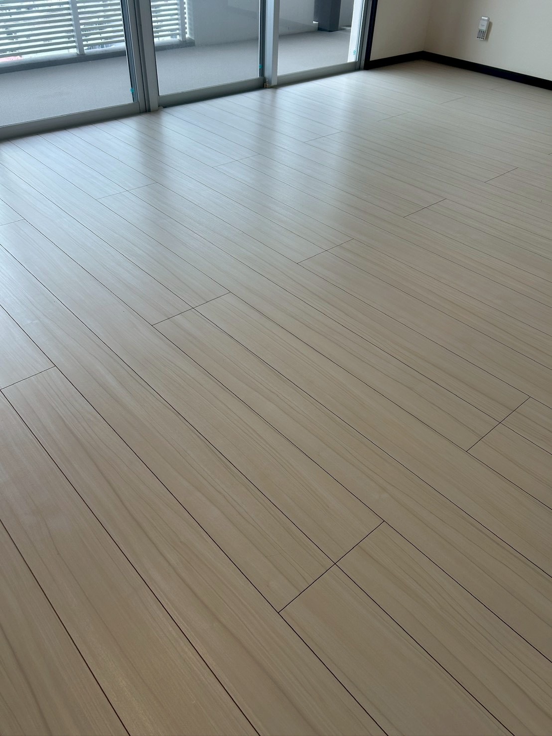 セラミックフロアコーティング施工前のフローリング（奈良県橿原市・新築戸建て）